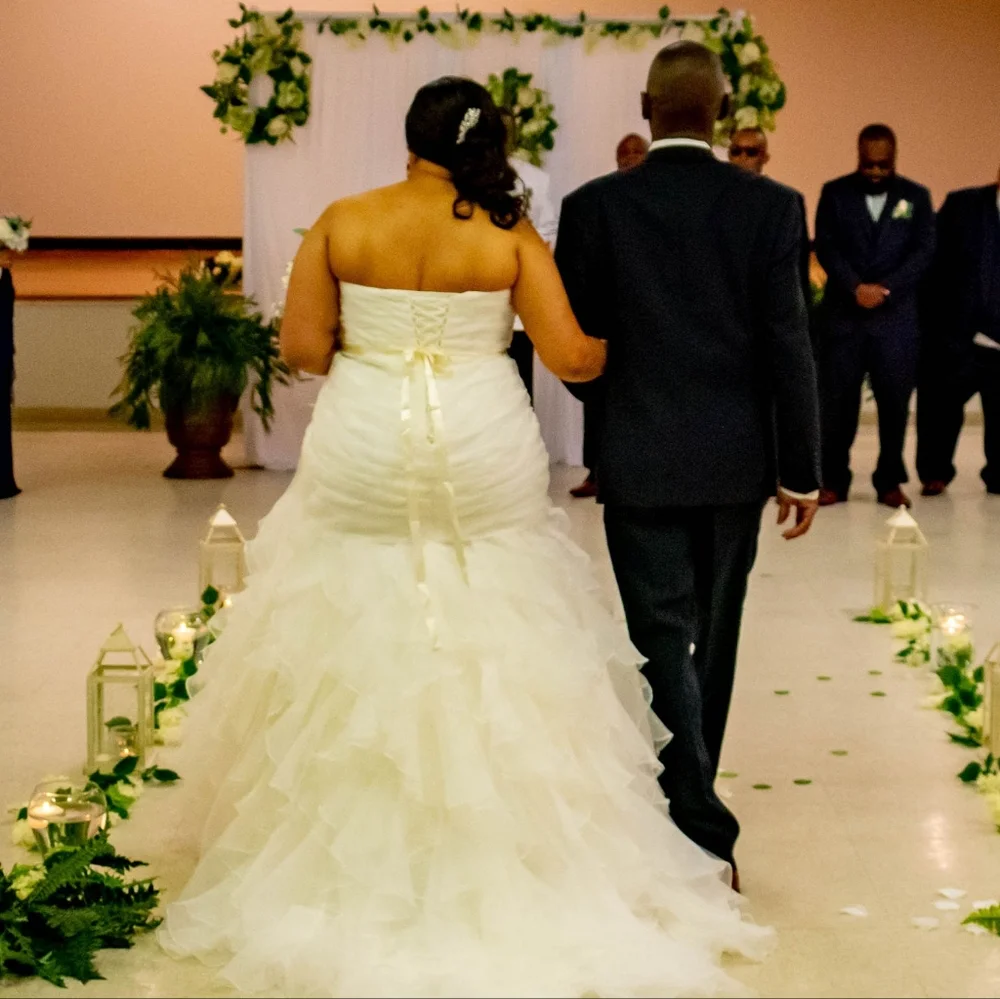 Wedding Dess - Picture 5 of 7